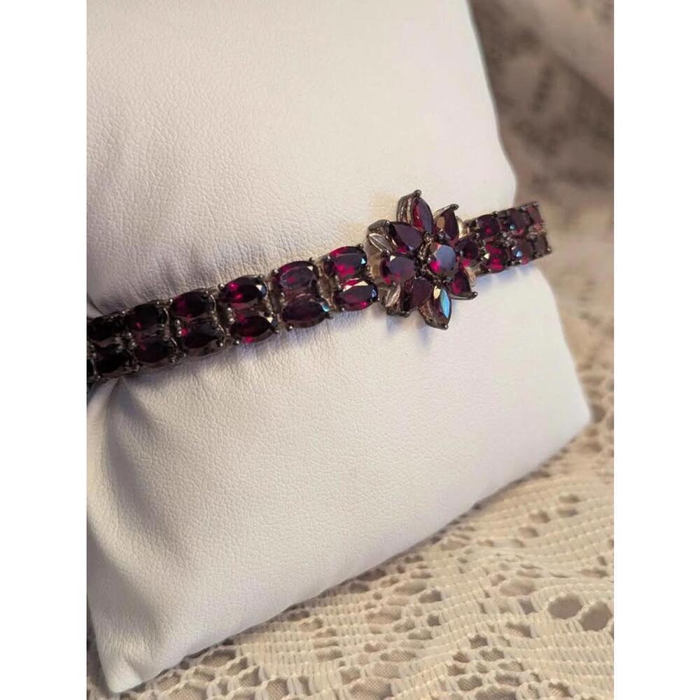 Gorgeous Vtg 925 Sterling Silver Almandine Garnet Bracelet